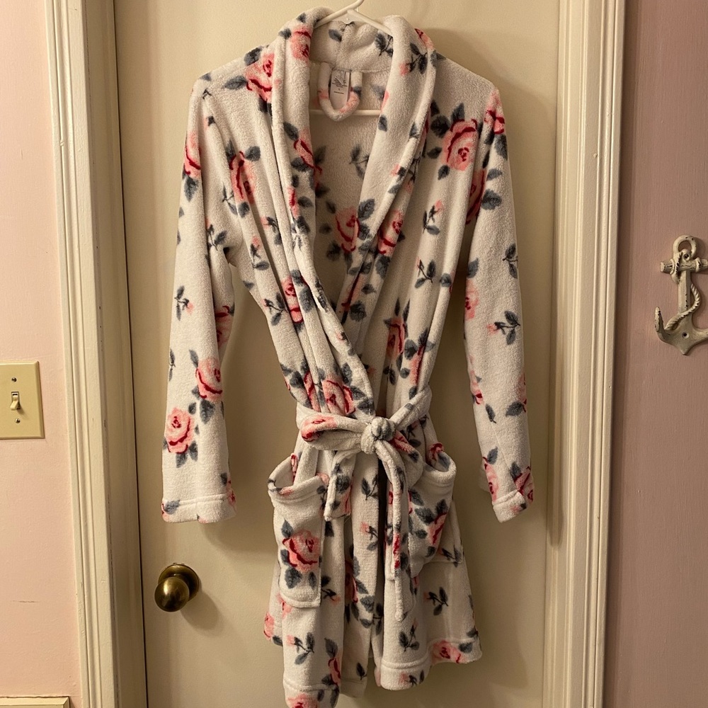 Jessica Simpson Floral Robe